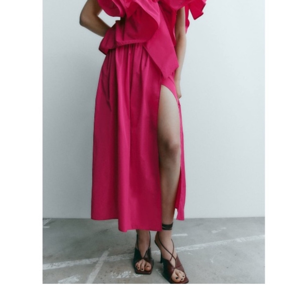Zara hot pink balloon skirt size XS